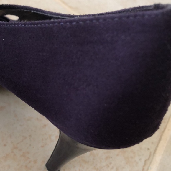 💜Fioni Faux Suede Purple peep toe mary jane style tie front heels - Picture 8 of 11